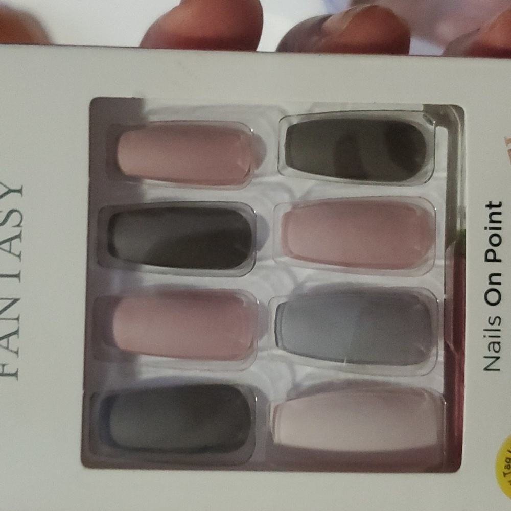 Nails - Picture 5 of 10